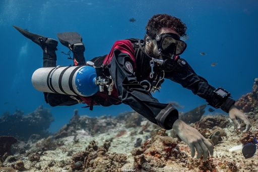 Sidemount Diver